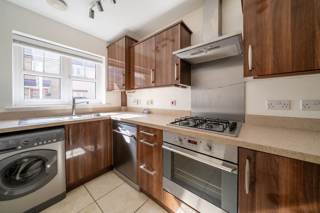 Property photo 2 of 18 Kitchen