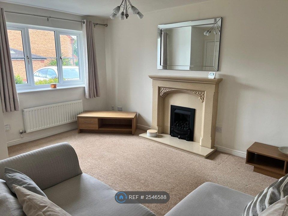 Property photo 2 of 14 Living Room