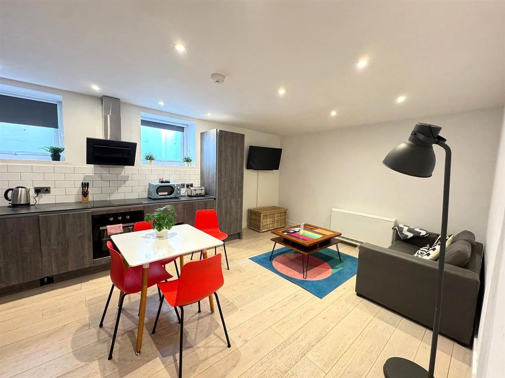 Property photo 2 of 7 Living Room.Jpg