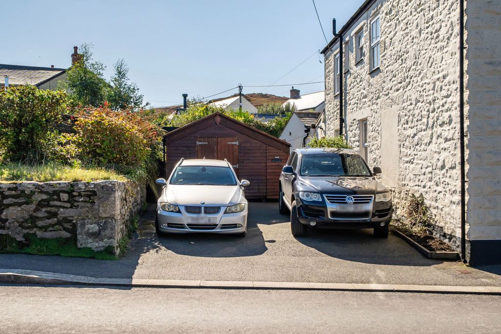 Property photo 3 of 23