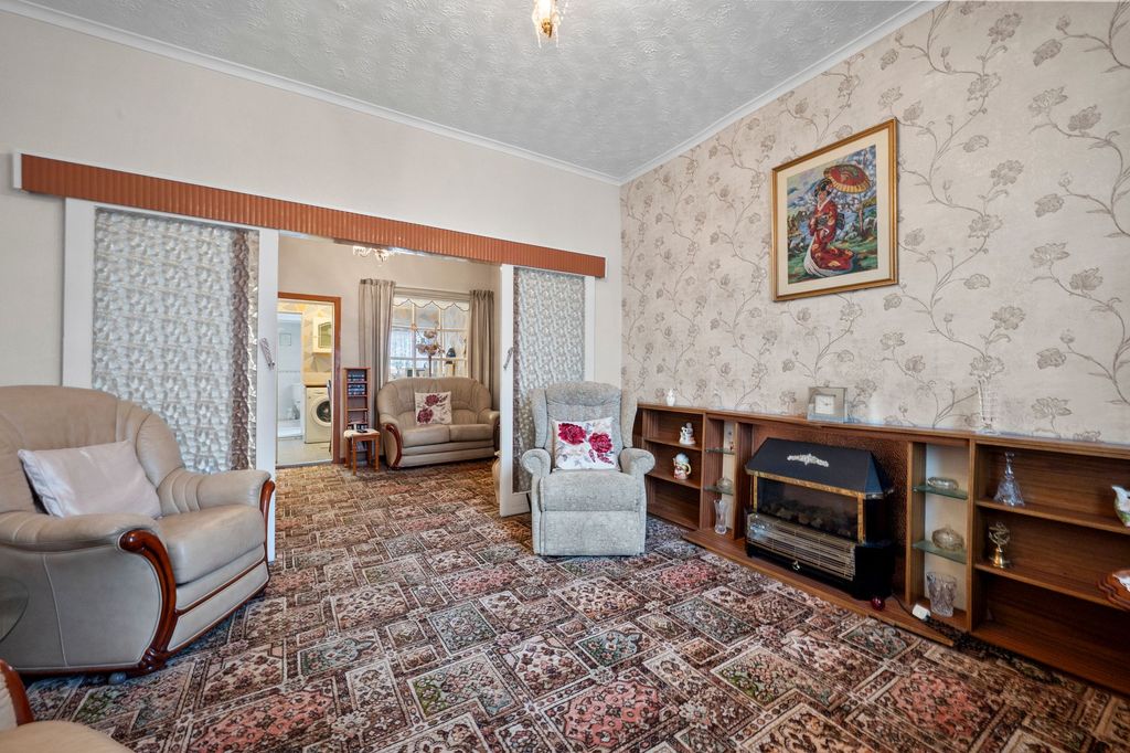 Property photo 2 of 24