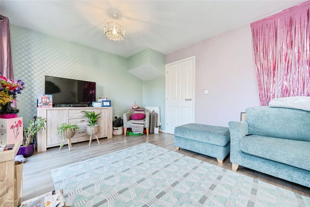 Property photo 3 of 21 Picture No. 11