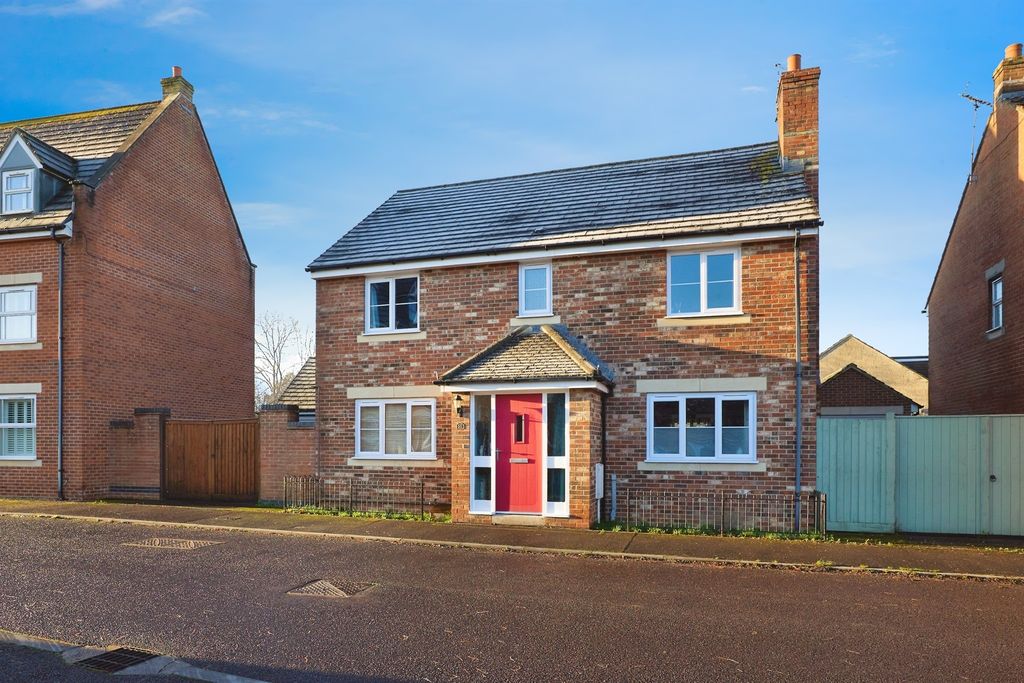 Property photo 1 of 21