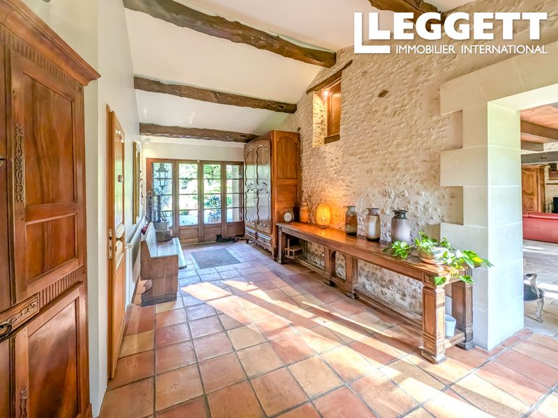 Property photo 2 of 10