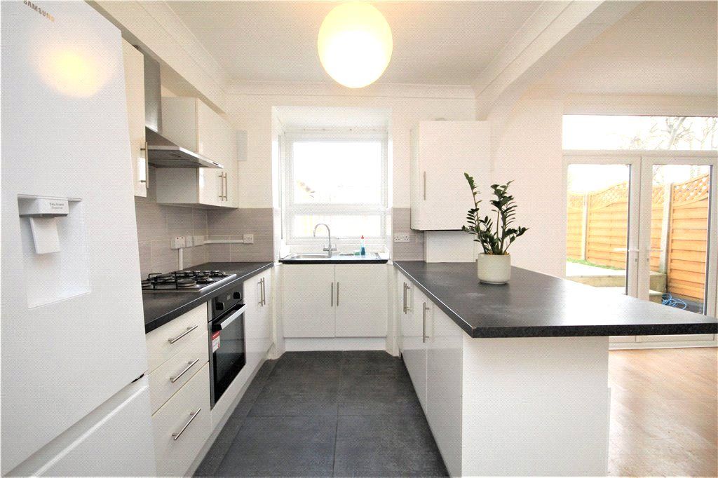 Property photo 3 of 14 Kitchen