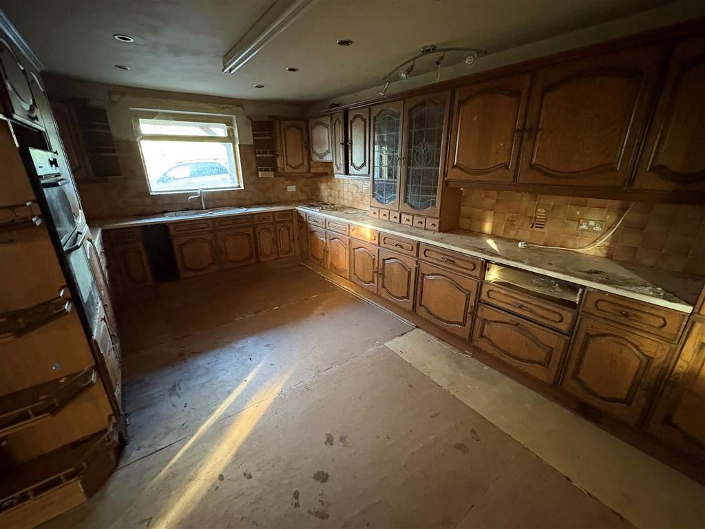 Property photo 3 of 6 3.Jpg