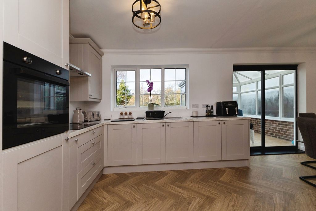 Property photo 3 of 19 Pbox-Img.Jpg