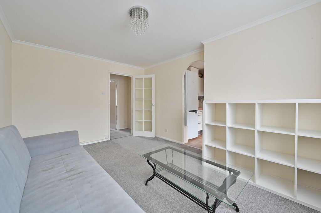 Property photo 3 of 9