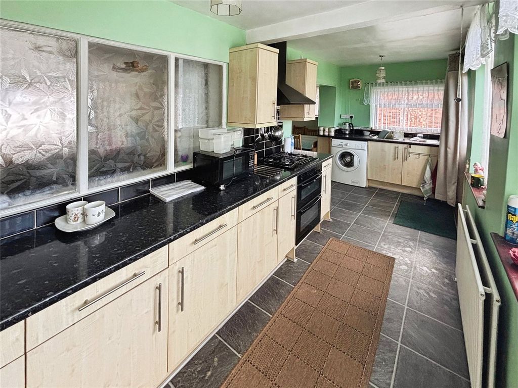 Property photo 2 of 13 Kitchen