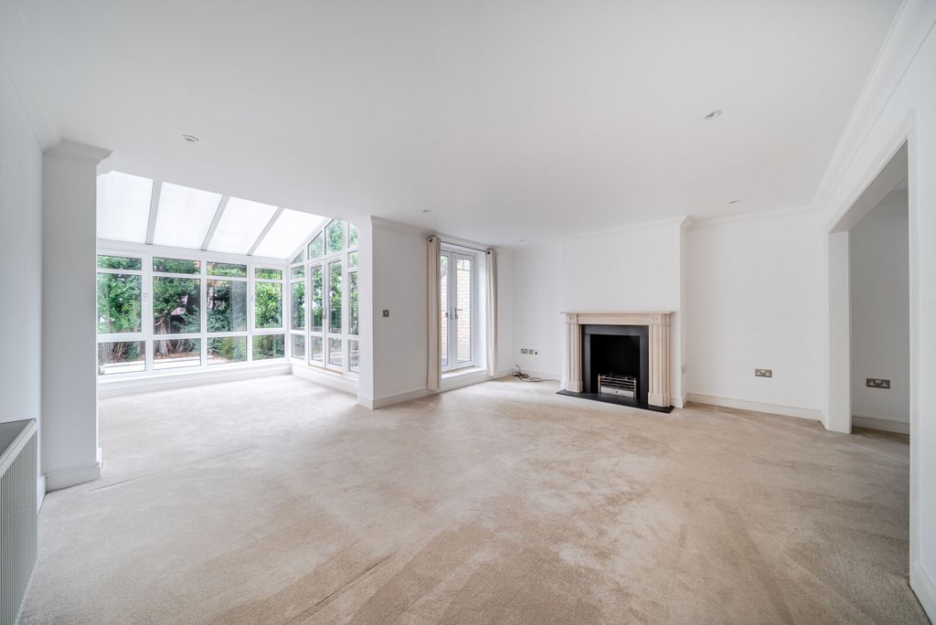 Property photo 2 of 20 Reception Room