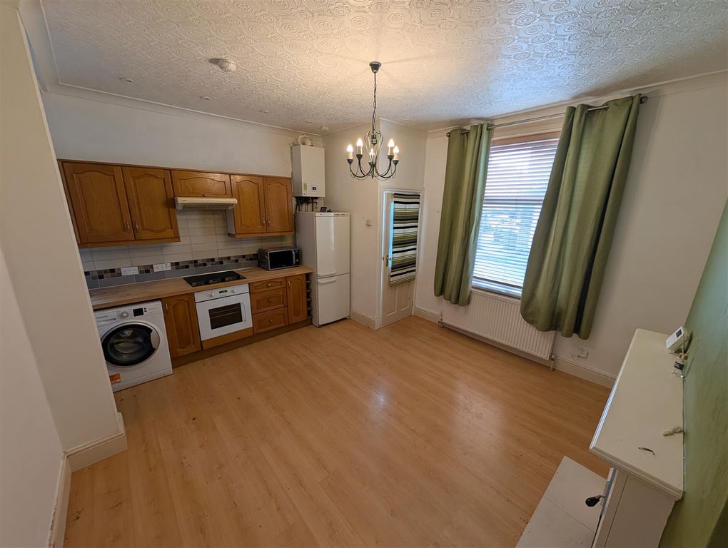 Property photo 3 of 11 Kitchen/Living Room