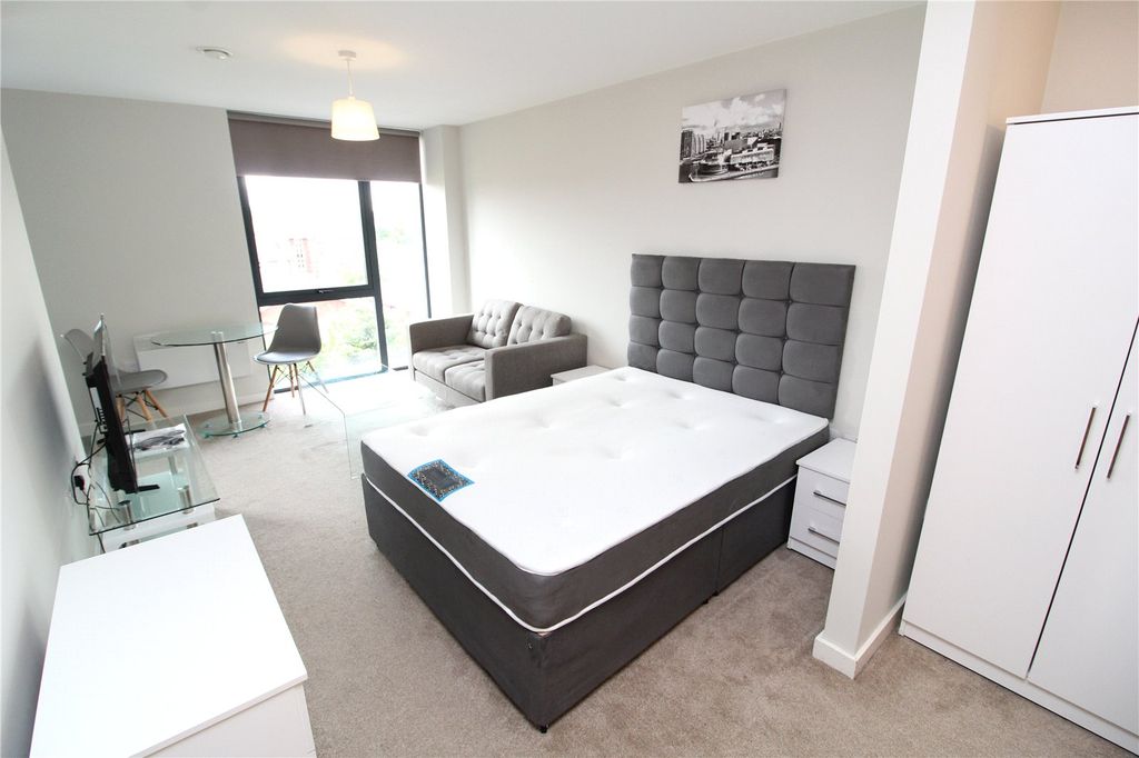 Property photo 2 of 8 Picture No. 10