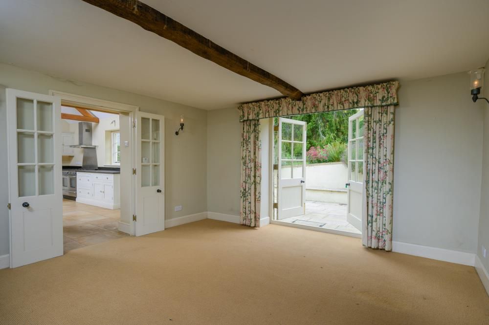 Property photo 3 of 19 Image