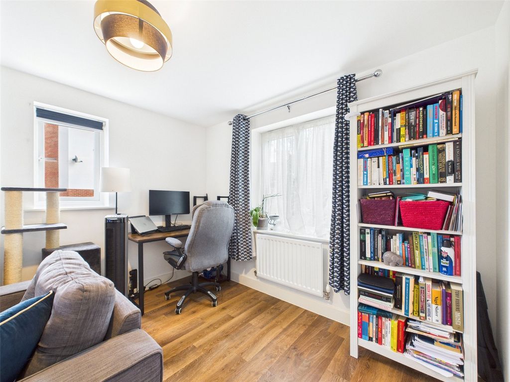 Property photo 3 of 19 Picture No. 10