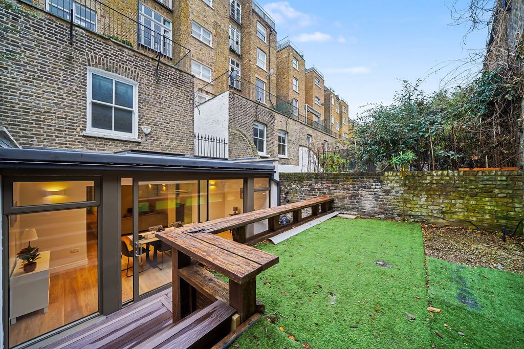 Property photo 3 of 13