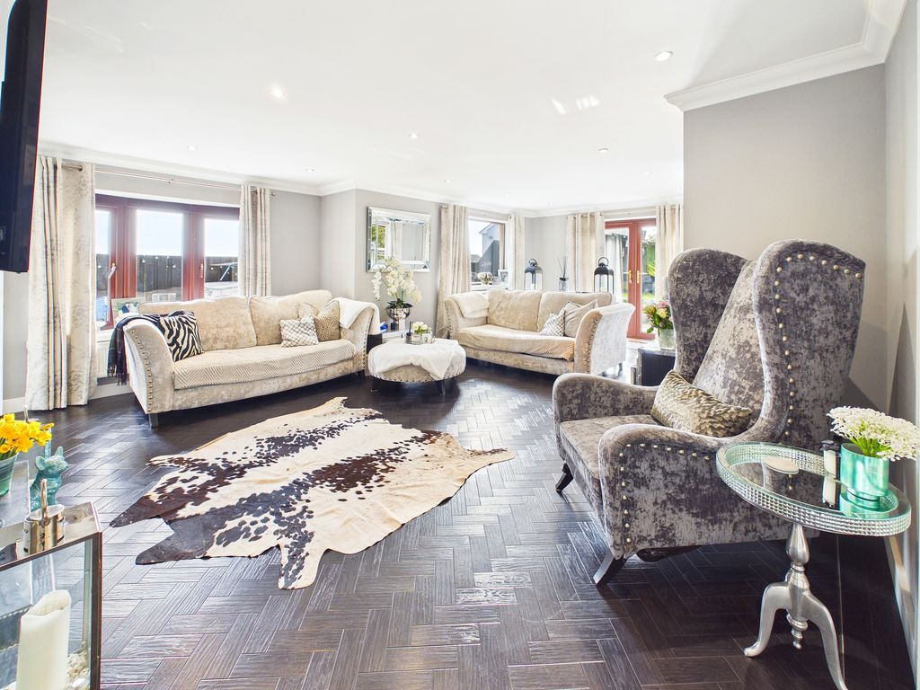 Property photo 3 of 36