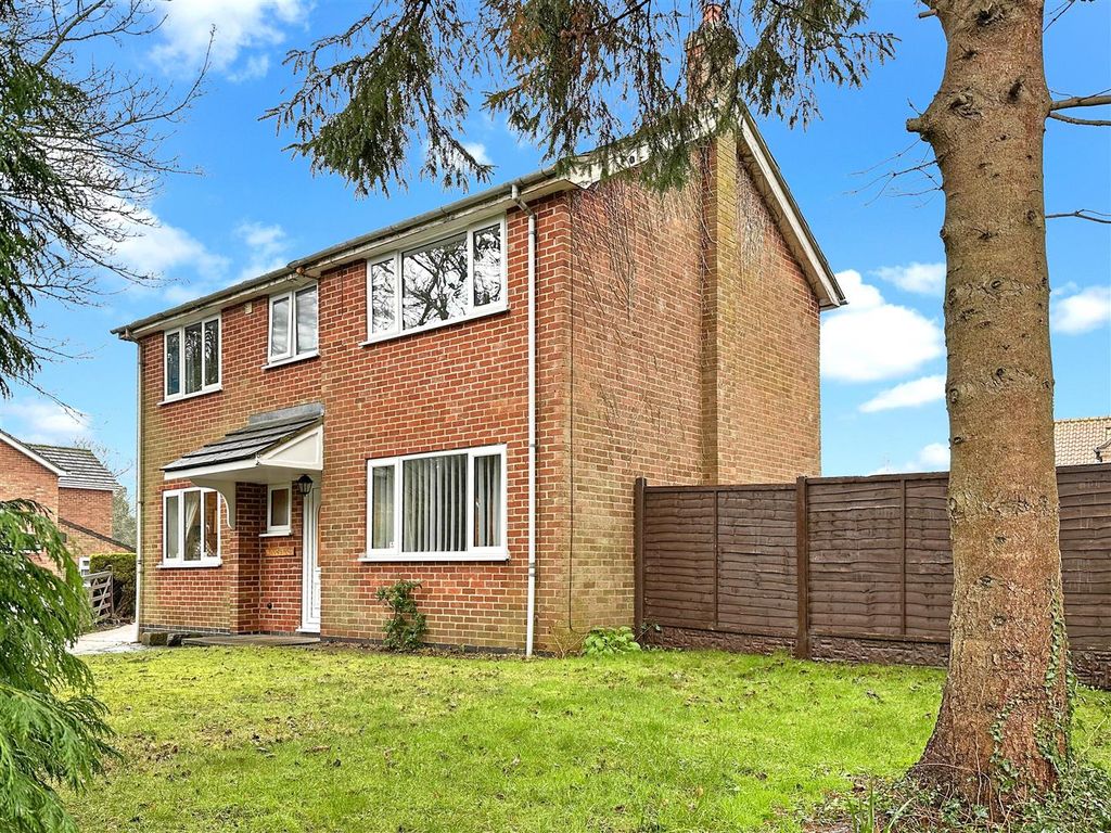 Property photo 1 of 22 Front Aspect 556