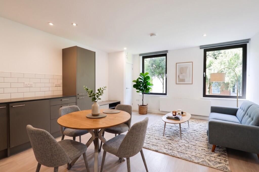 Property photo 1 of 7 Vonder Front Room