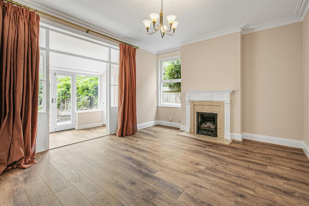 Property photo 2 of 19