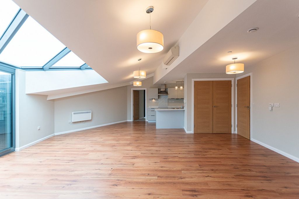 Property photo 3 of 33