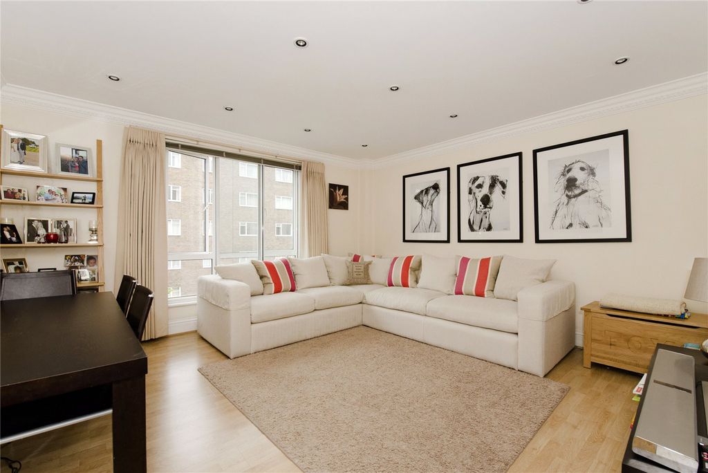 Property photo 2 of 9