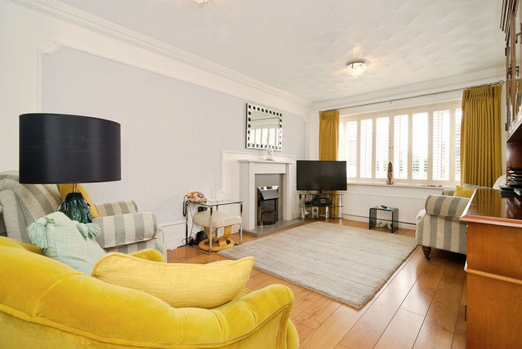 Property photo 2 of 11