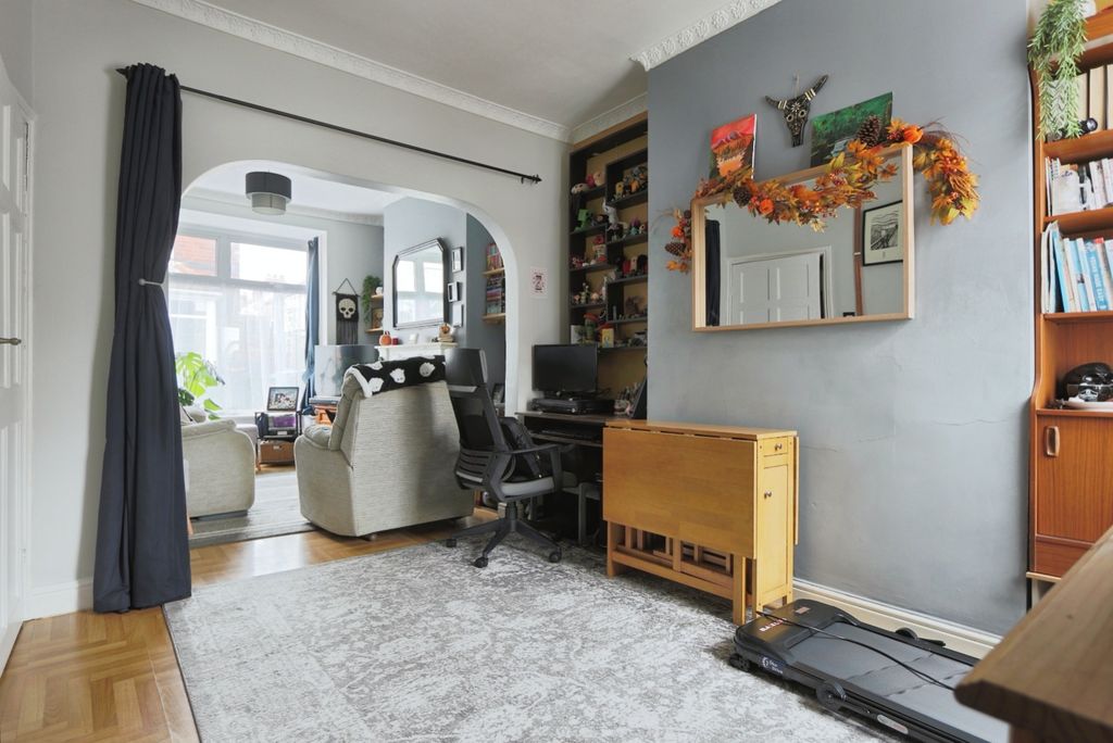 Property photo 3 of 10 4310177