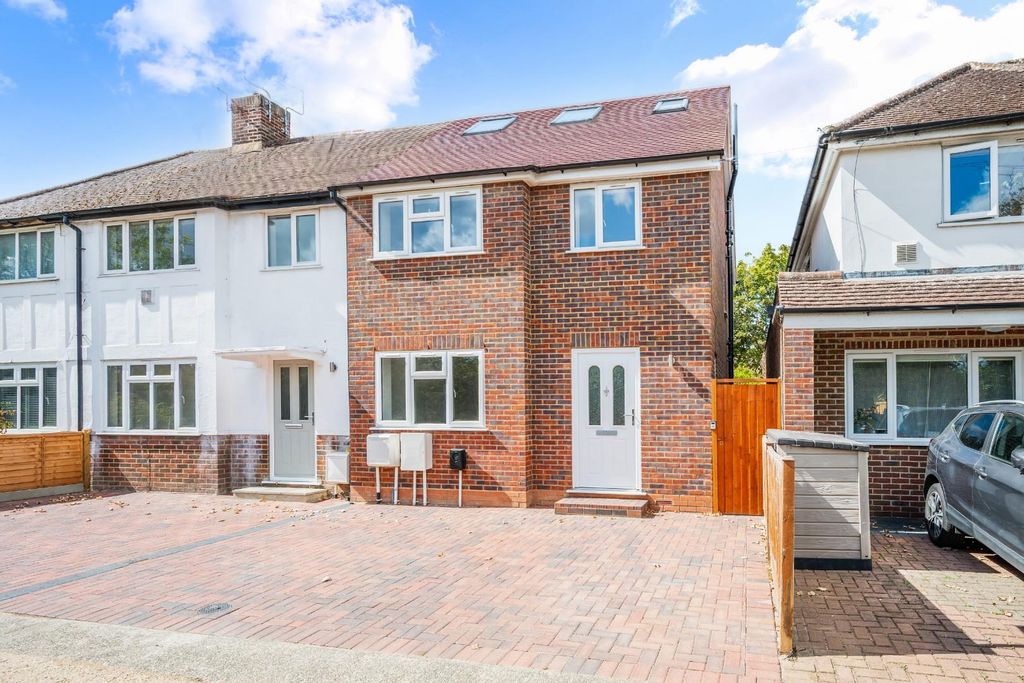 Property photo 1 of 14 The Hawthorns