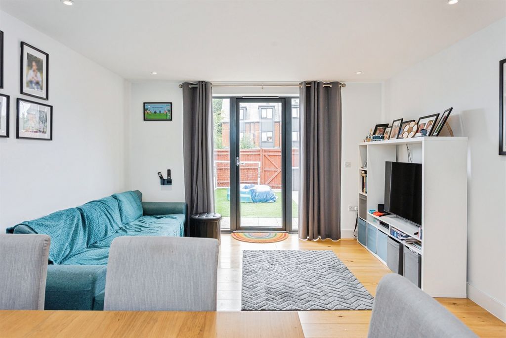 Property photo 3 of 23