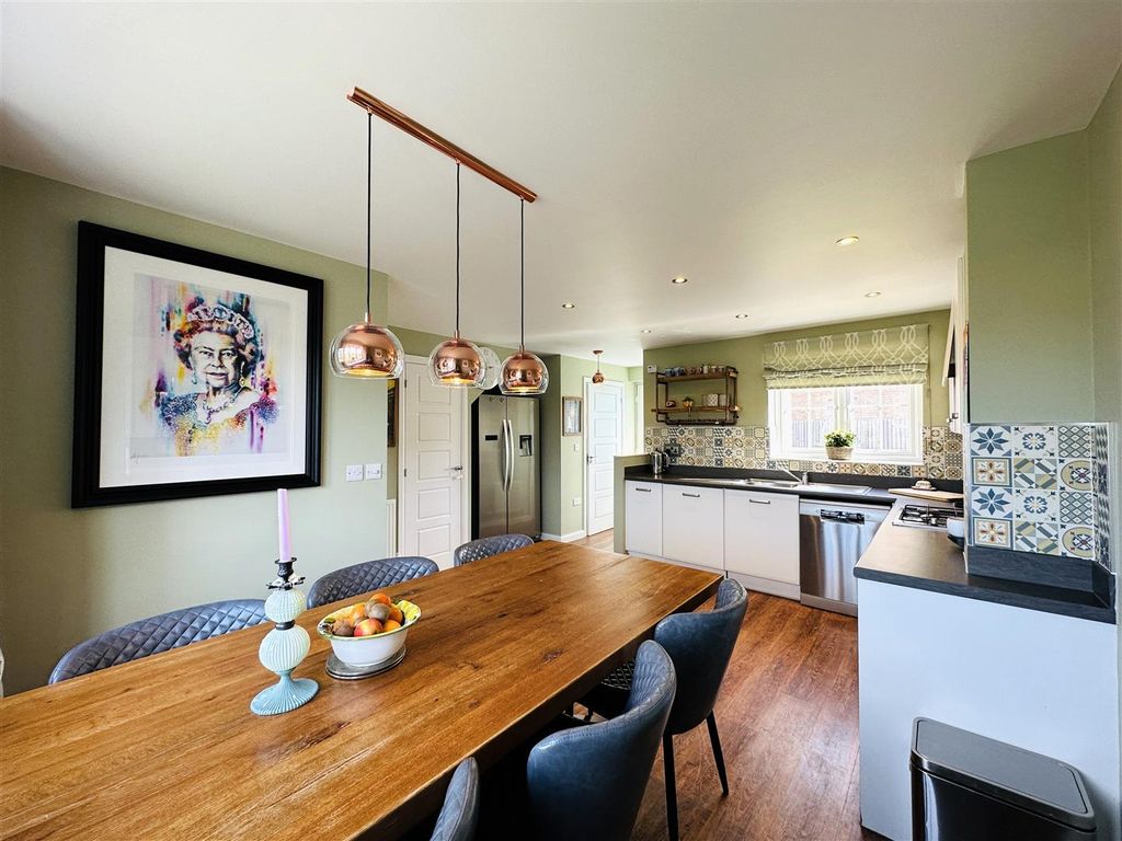 Property photo 2 of 20 Kitchen