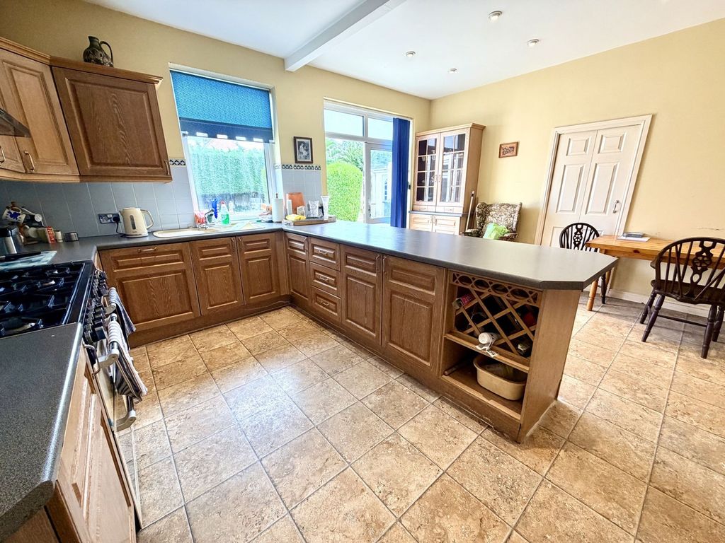 Property photo 3 of 25