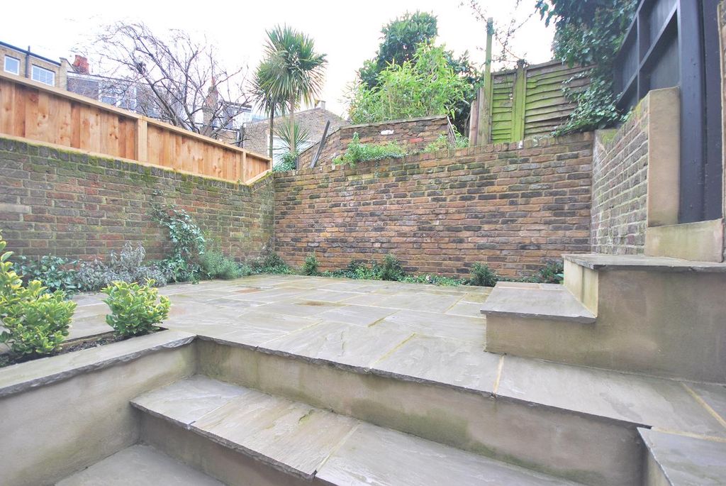 Property photo 2 of 5