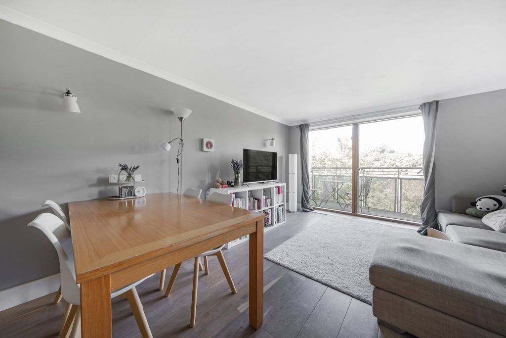 Property photo 1 of 16 Picture No. 13