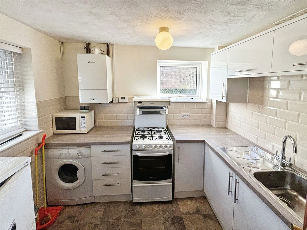 Property photo 2 of 16 Kitchen