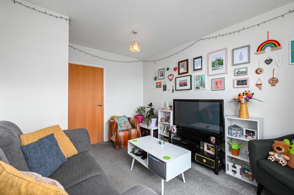 Property photo 3 of 9 Picture 3