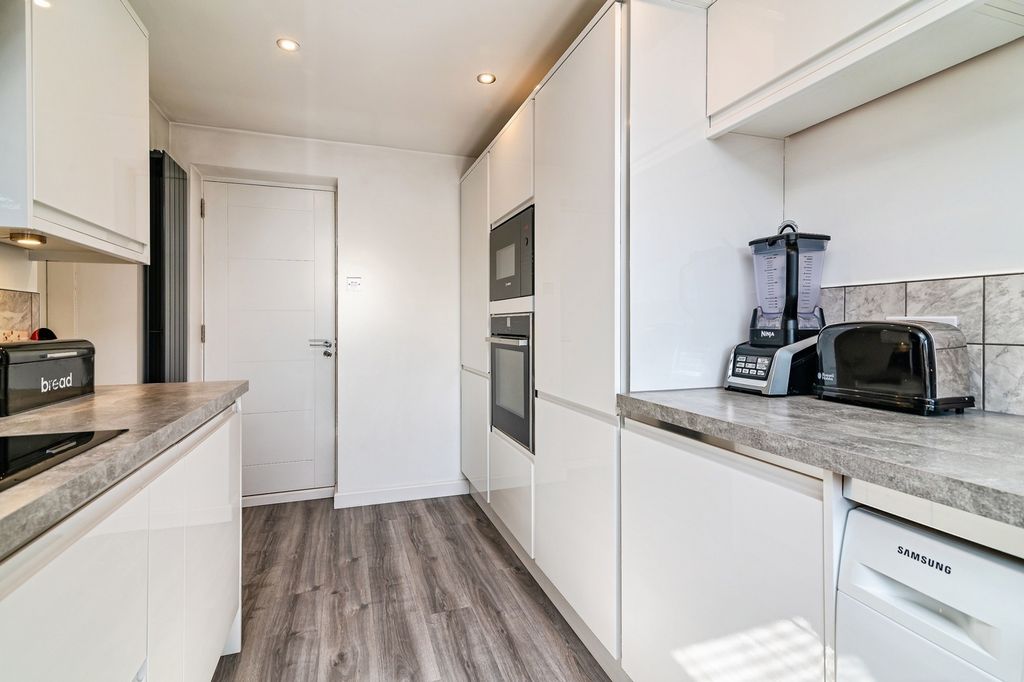 Property photo 3 of 15 Pbox-Img.Jpg