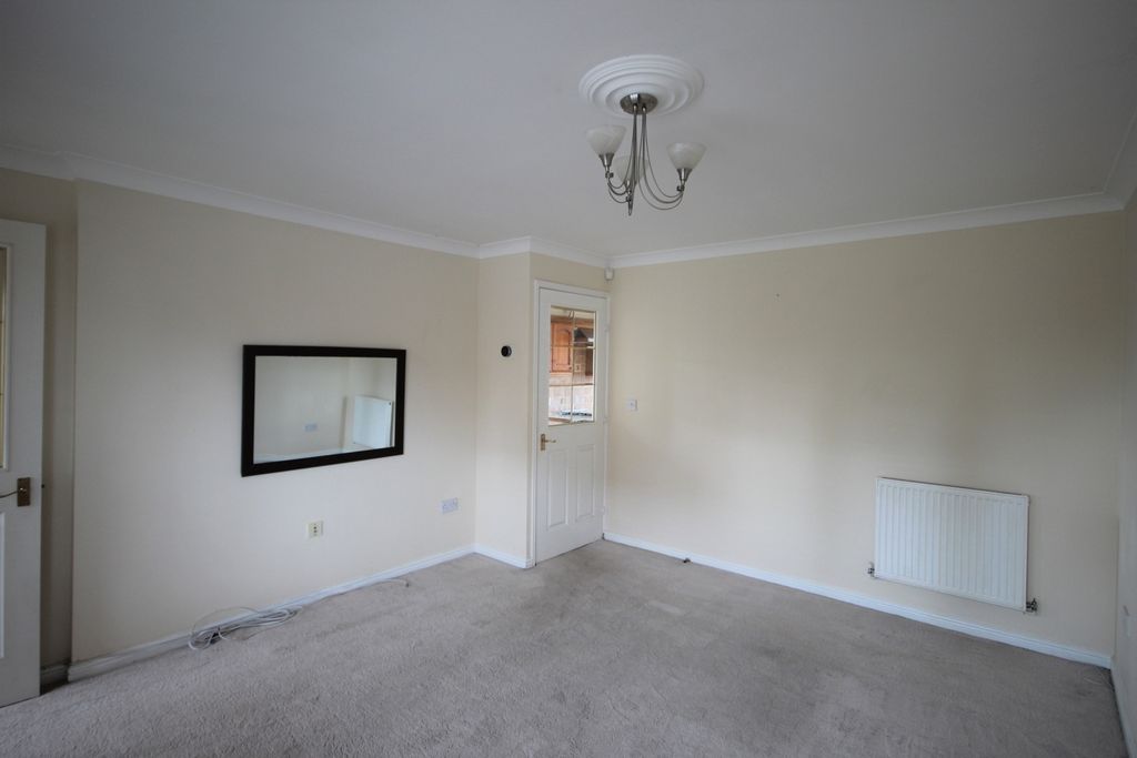 Property photo 3 of 9 Lounge