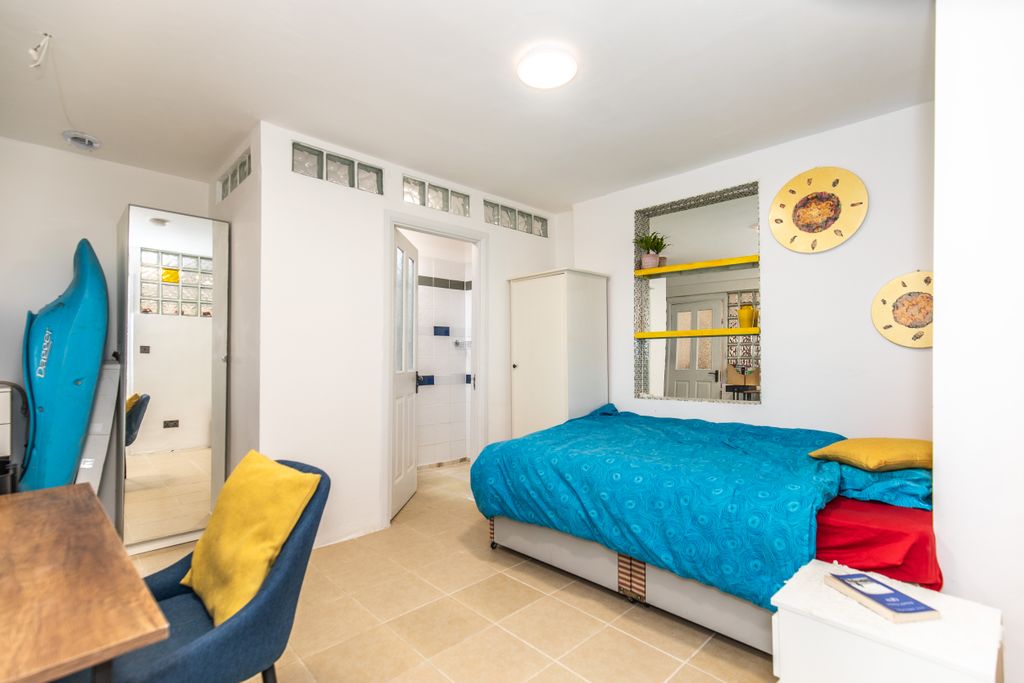 Additional image 6 of 2 bed flat for saleClarence Square, Brighton BN1