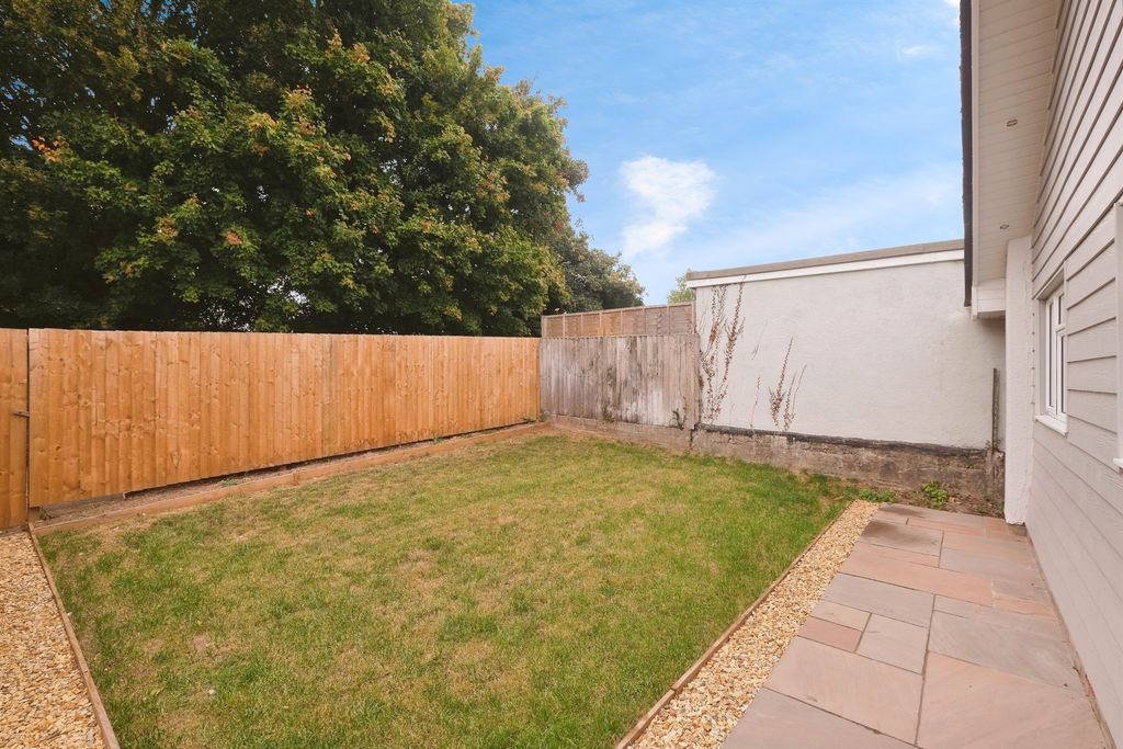 Property photo 2 of 20
