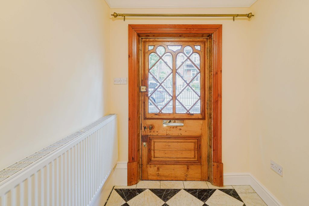 Property photo 3 of 26