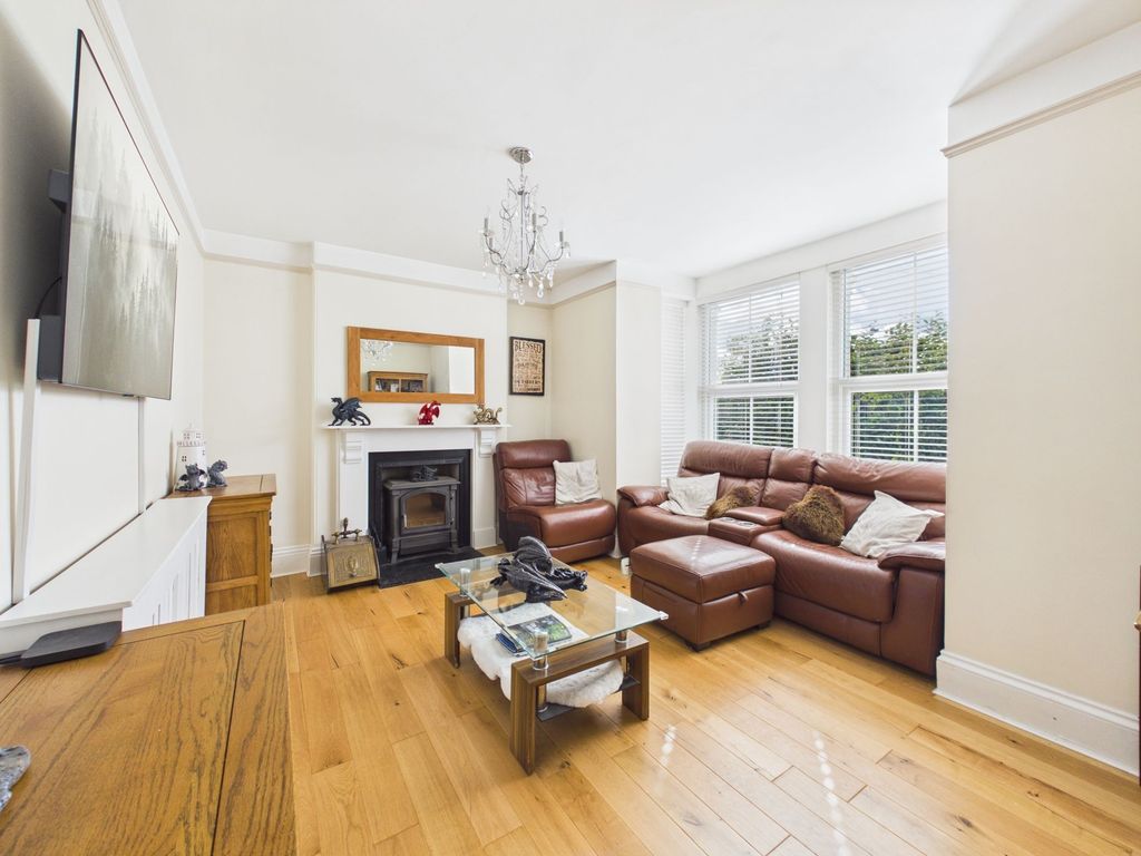 Property photo 3 of 16