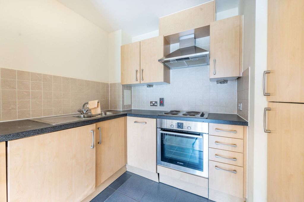 Property photo 1 of 9