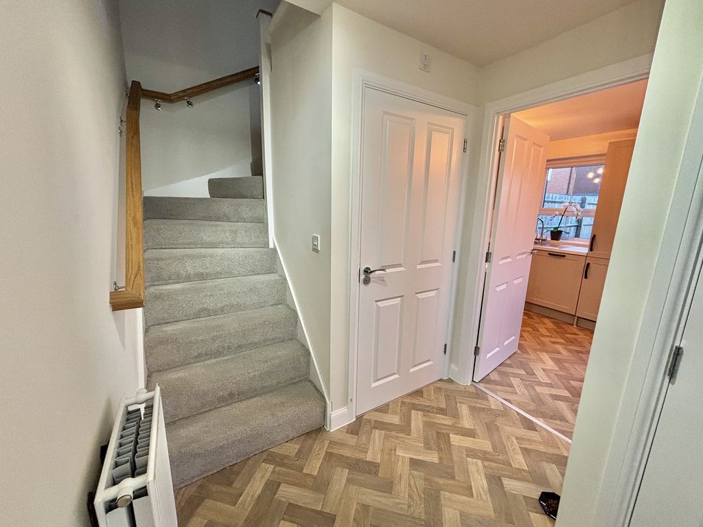 Property photo 3 of 13 Entrance Hall