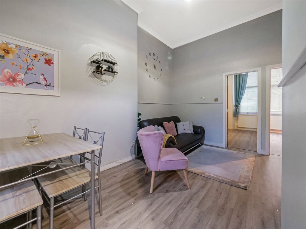 Property photo 3 of 17 Living Room