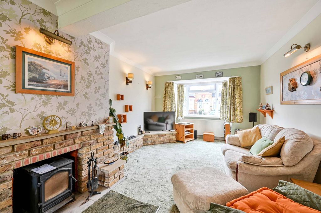 Property photo 3 of 16