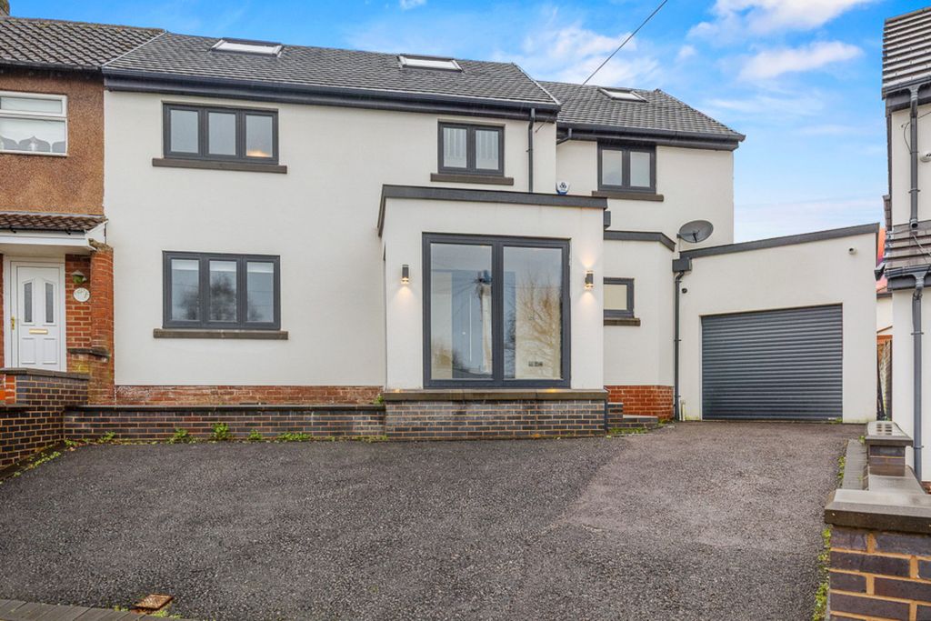 Property photo 1 of 37