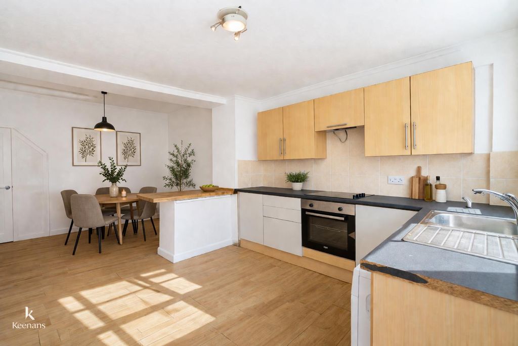 Property photo 2 of 17 2