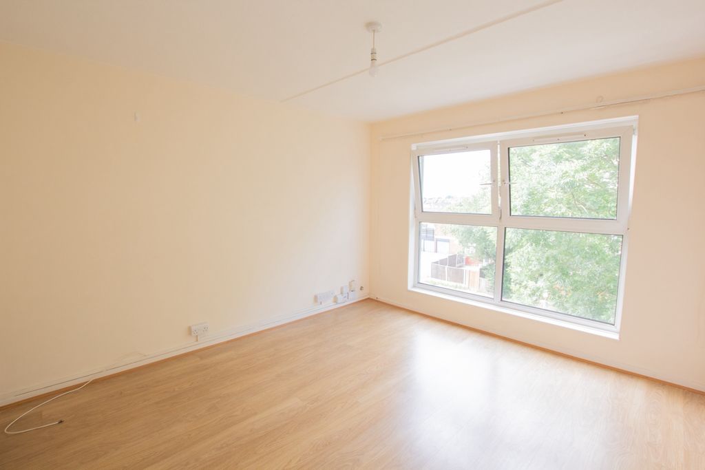 Property photo 3 of 11 Photo 1