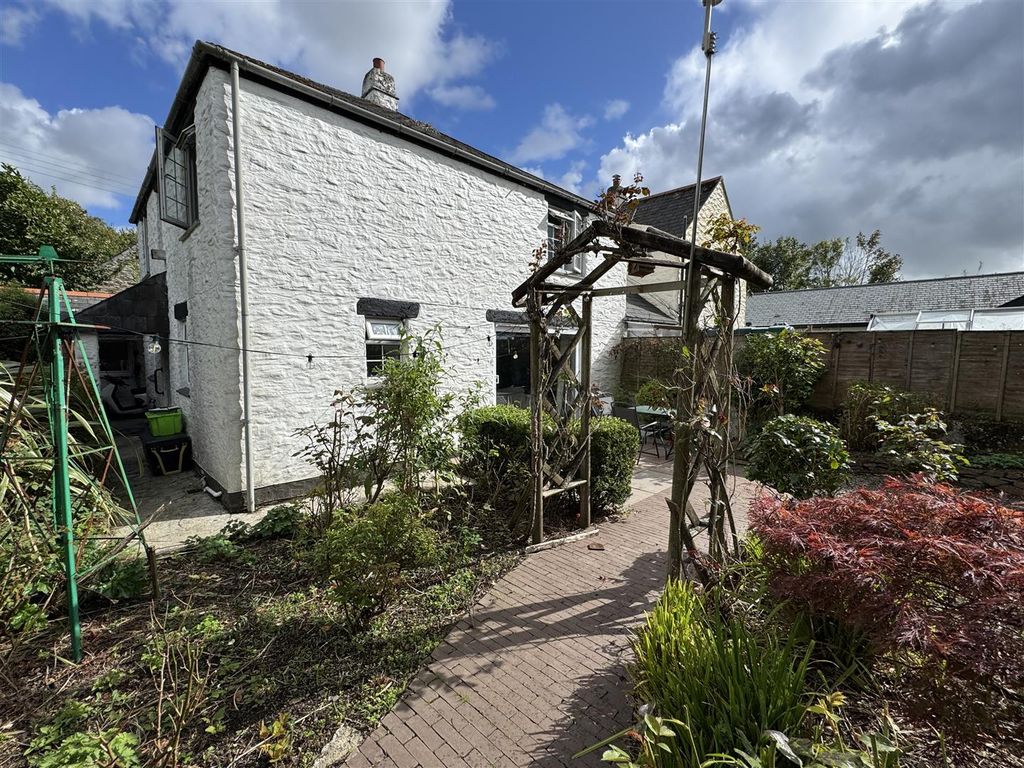 Property photo 3 of 19 Rear