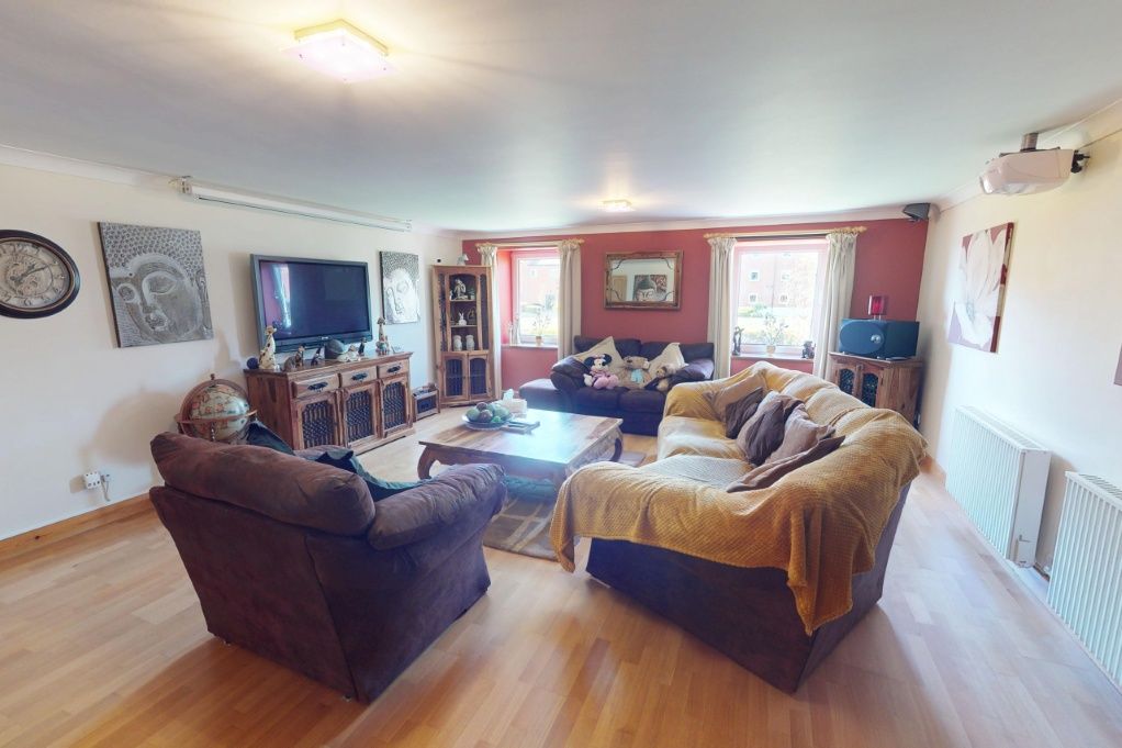 Property photo 2 of 21